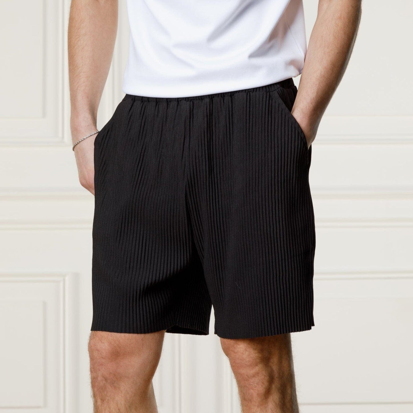 Pleat Shorts Black