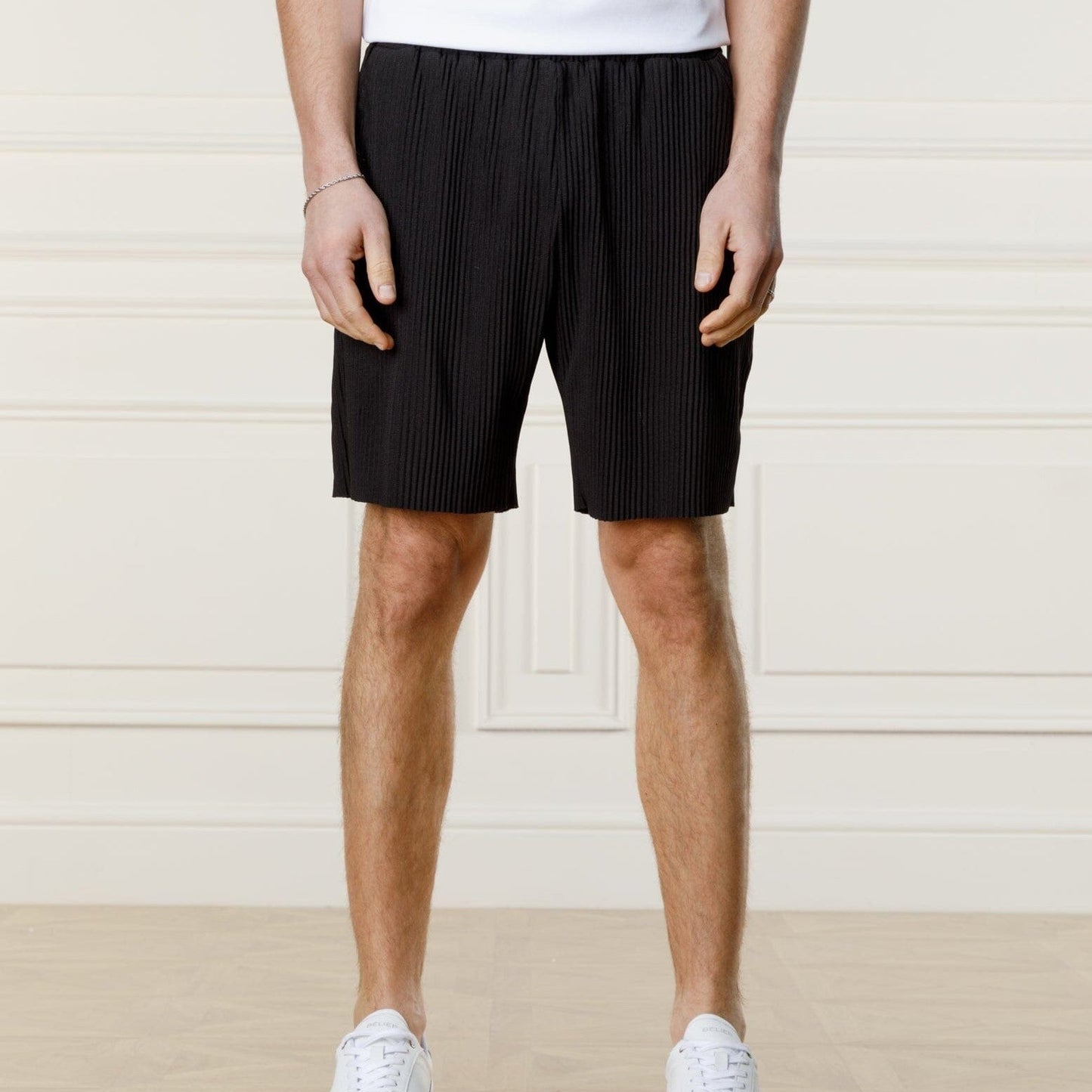 Pleat Shorts Black