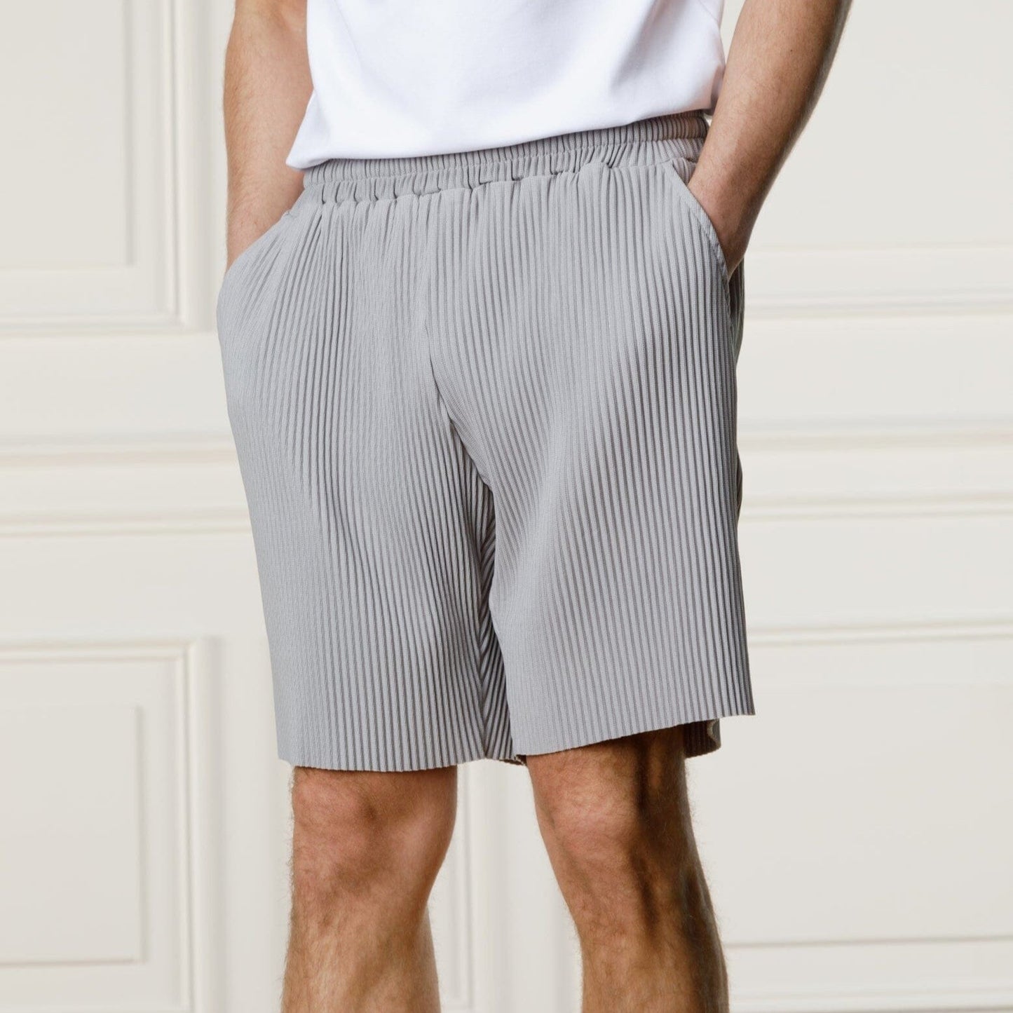 Pleat Shorts Gray