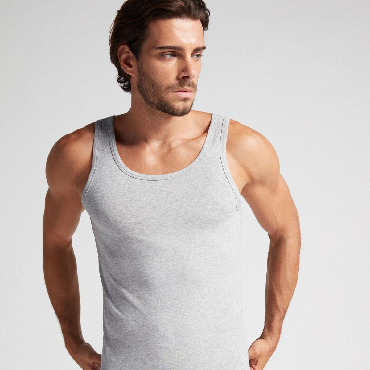 Round-Neck Vest Light Grey