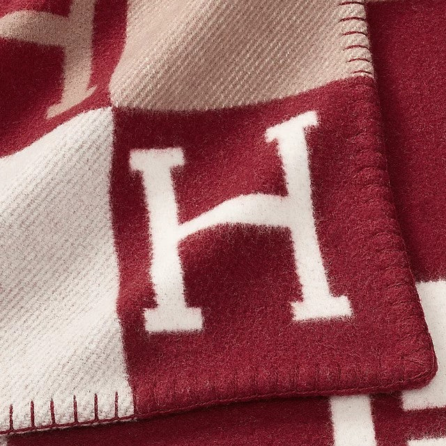 H Throw Blanket Red